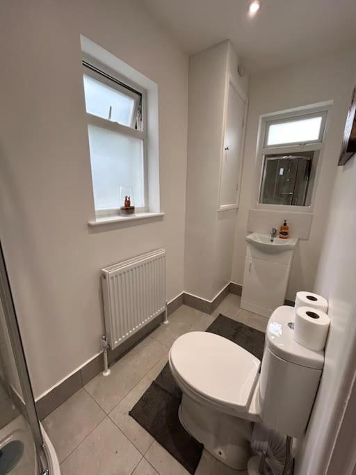 Ferienwohnung Bali Bliss Garden Flat With Parking Enfield Exterior foto