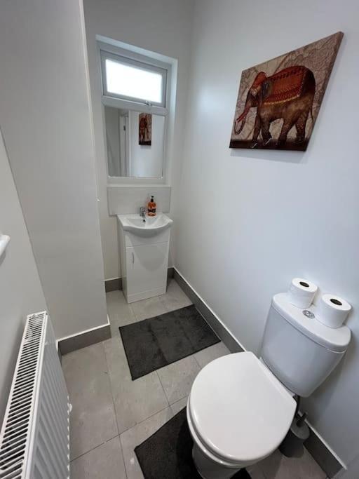 Ferienwohnung Bali Bliss Garden Flat With Parking Enfield Exterior foto